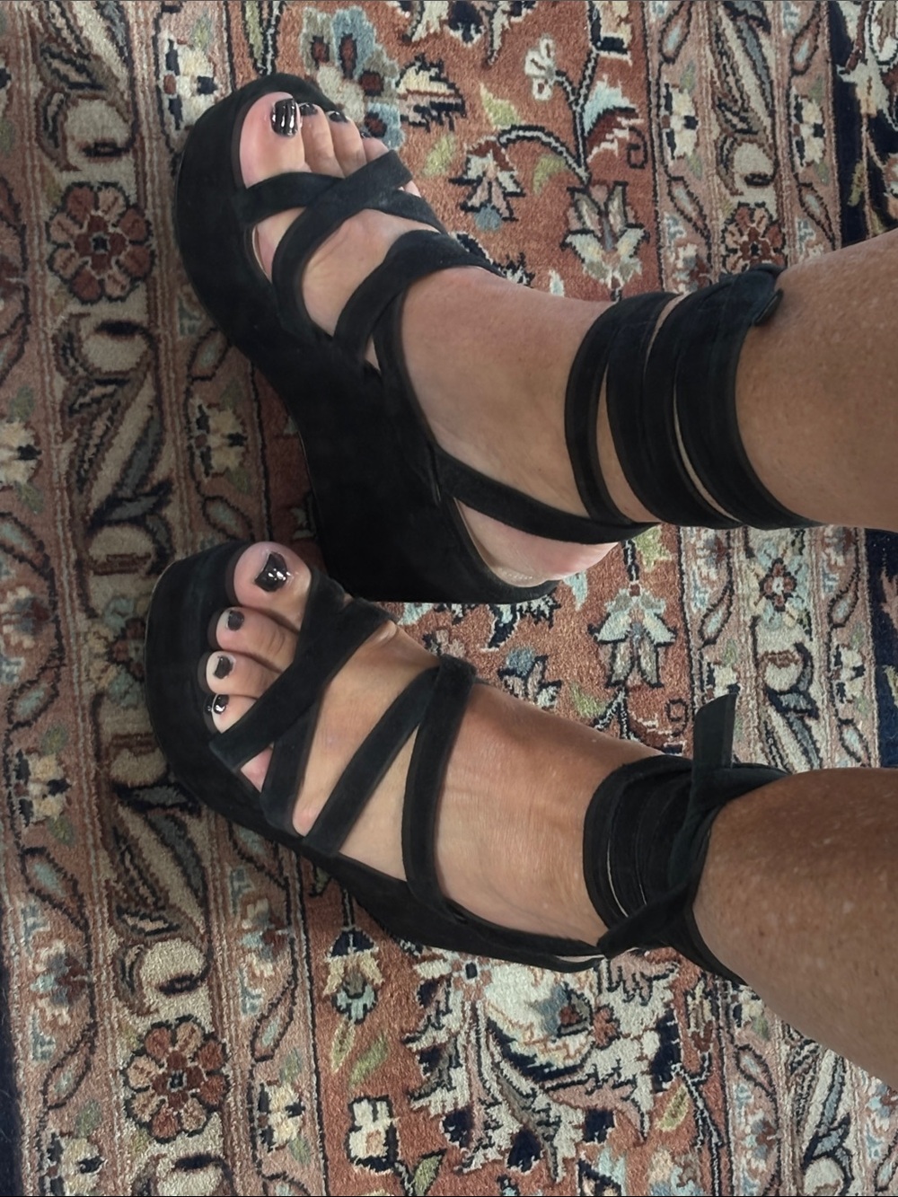 EUC Charles David Black Suede Parker Platform Sandals with Ankle Wraps Size 8